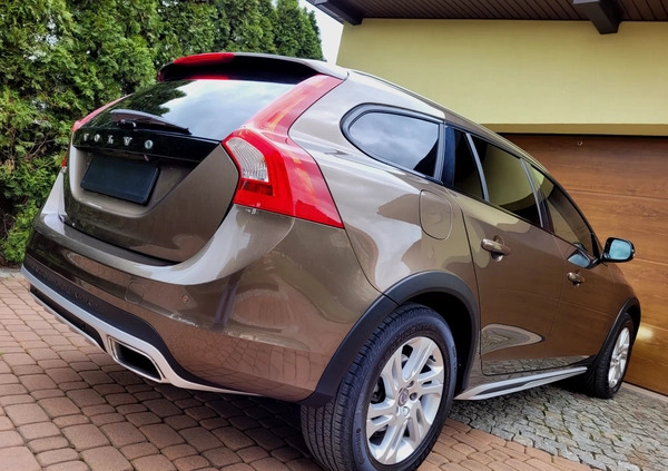 Volvo V60 Cross Country cena 59000 przebieg: 184000, rok produkcji 2016 z Opoczno małe 436
